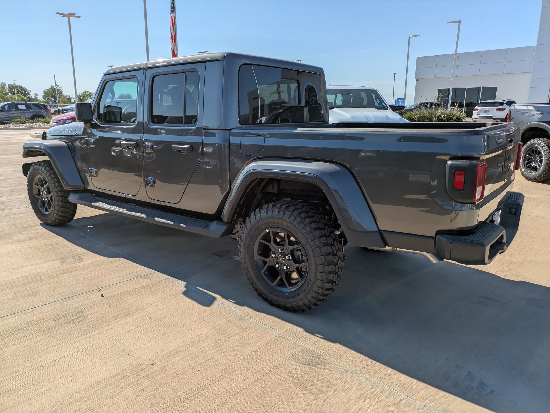 2025 Jeep Gladiator Sport photo 6