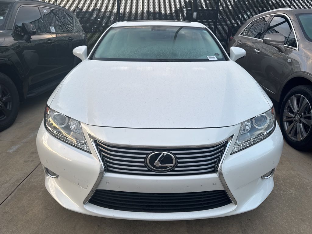 2013 Lexus ES 350 photo 2