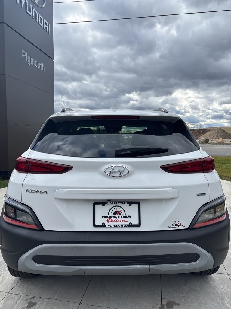 2023 Hyundai Kona SEL photo 3