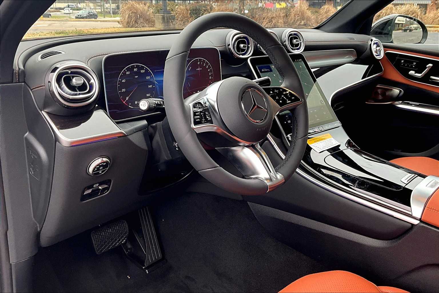 2025 Mercedes Benz GLC 350e 4MATIC photo 5