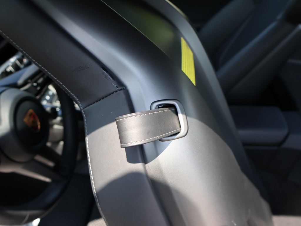 2023 Porsche 911 T photo 17