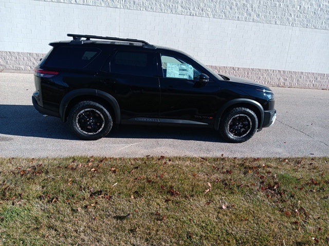2025 Nissan Pathfinder Rock Creek photo 4
