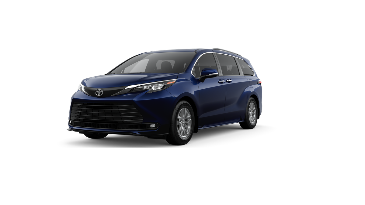 2026 Toyota Sienna XLE's photo