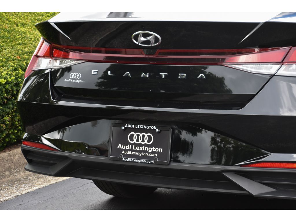 2022 Hyundai Elantra SEL Convenience photo 21