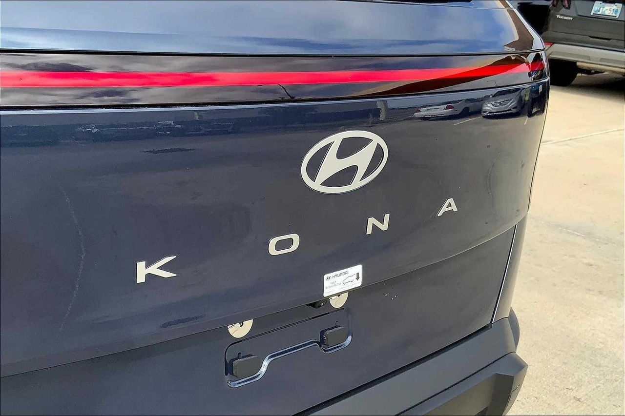 2026 Hyundai Kona SEL photo 14