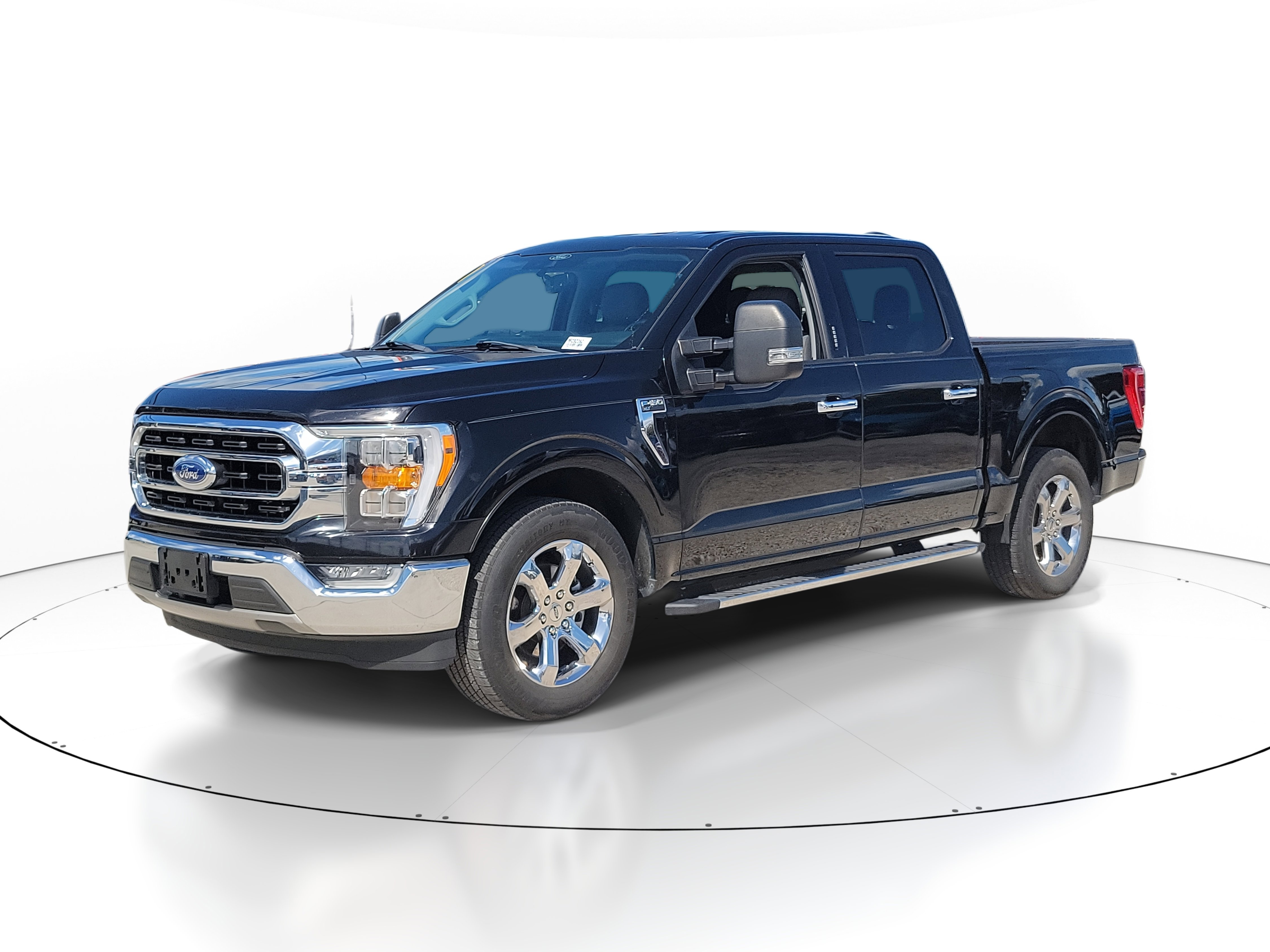 2021 Ford F-150 XLT photo 2