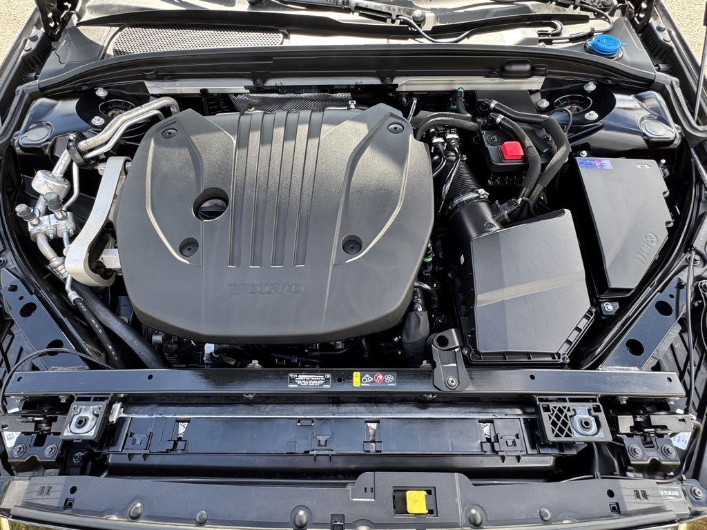 2024 Volvo S60 B5 Plus photo 26