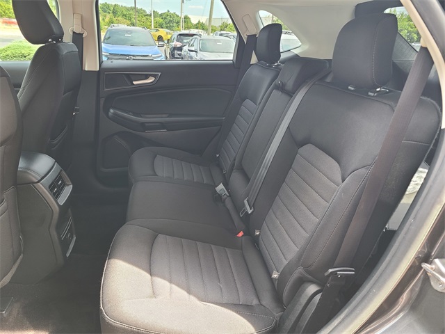 2020 Ford Edge SE photo 15