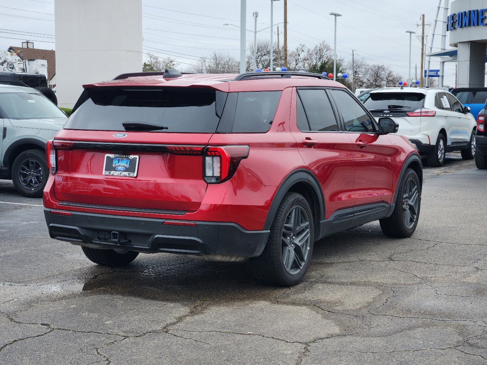 New 2025 Rapid Red Metallic Tinted Cc Ford ST-Line image 4