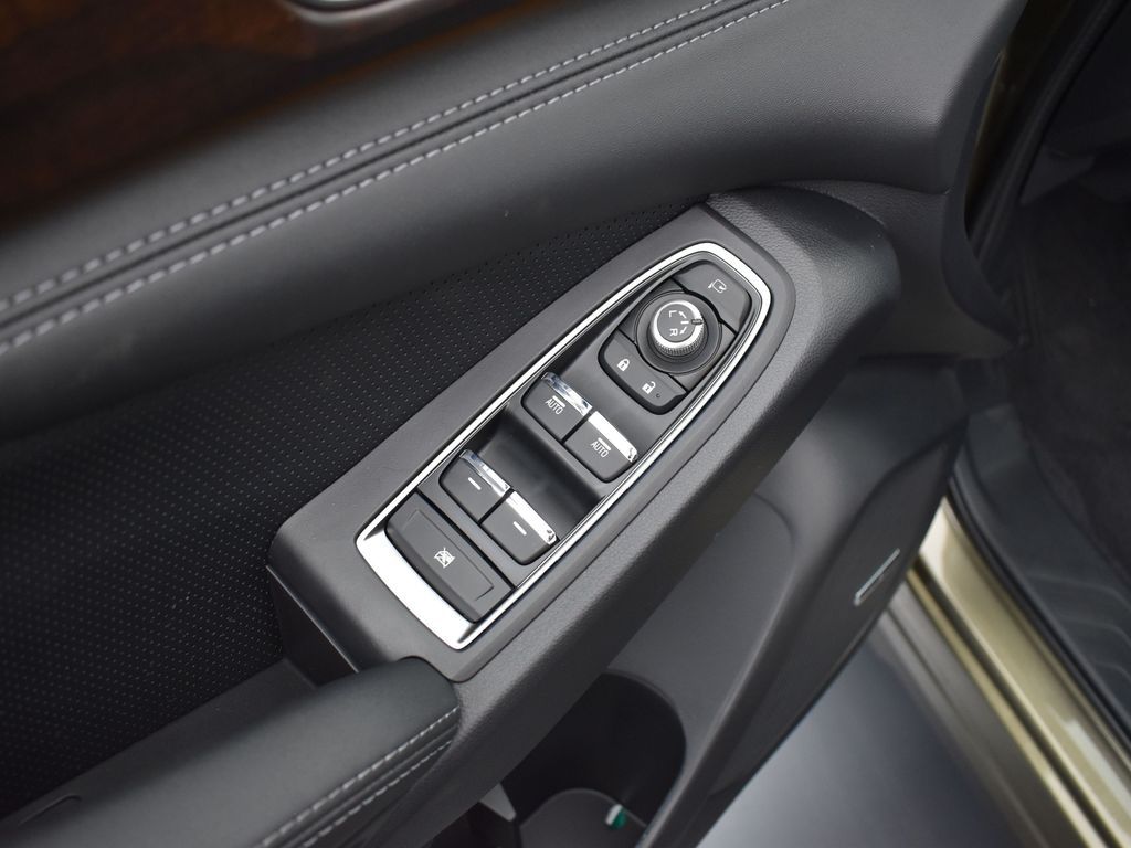 2025 Subaru Ascent Touring photo 4