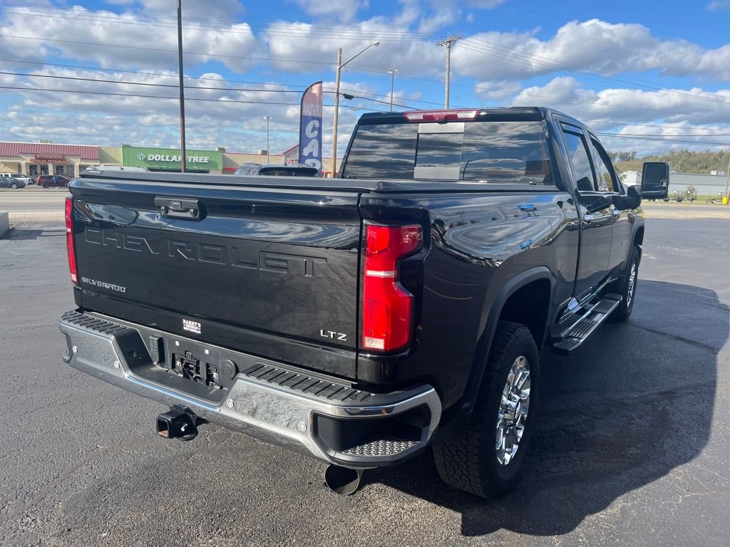 2025 Chevrolet Silverado 3500HD LTZ photo 4