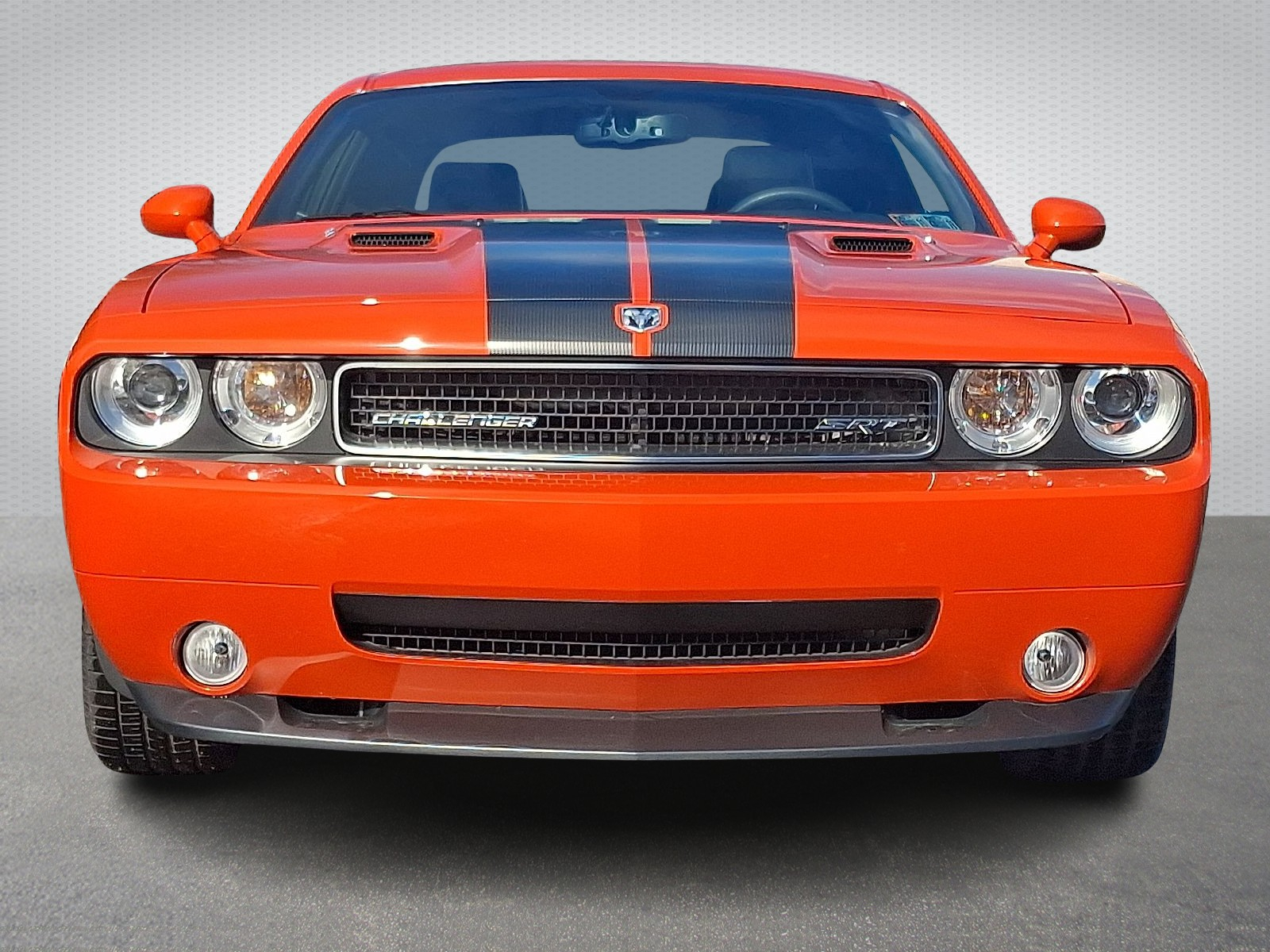 2008 Dodge Challenger SRT8 photo 2