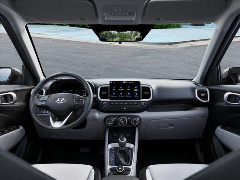 2025 Hyundai Venue SEL photo 11