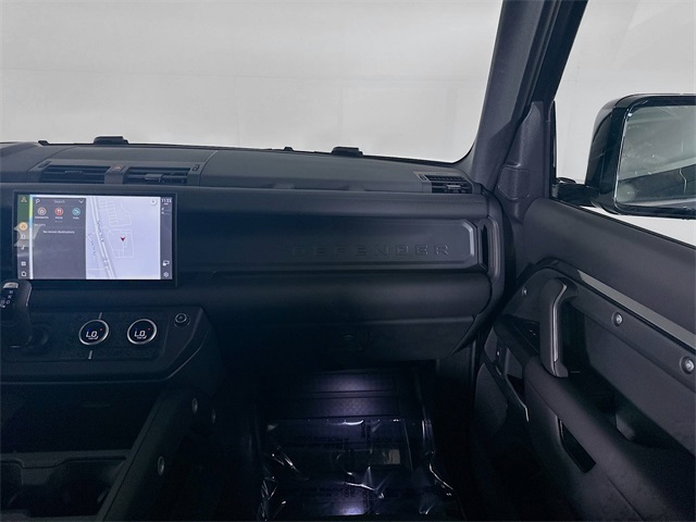 2025 Land Rover Defender 110 X-Dynamic SE photo 21