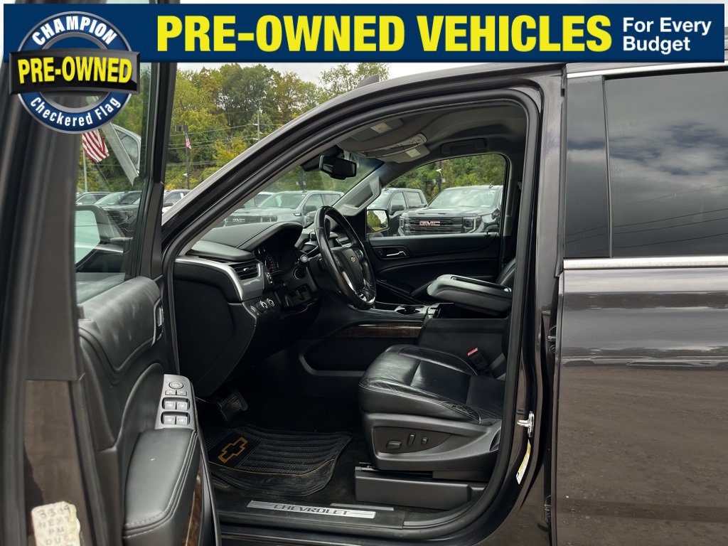 2018 Chevrolet Suburban LT photo 10