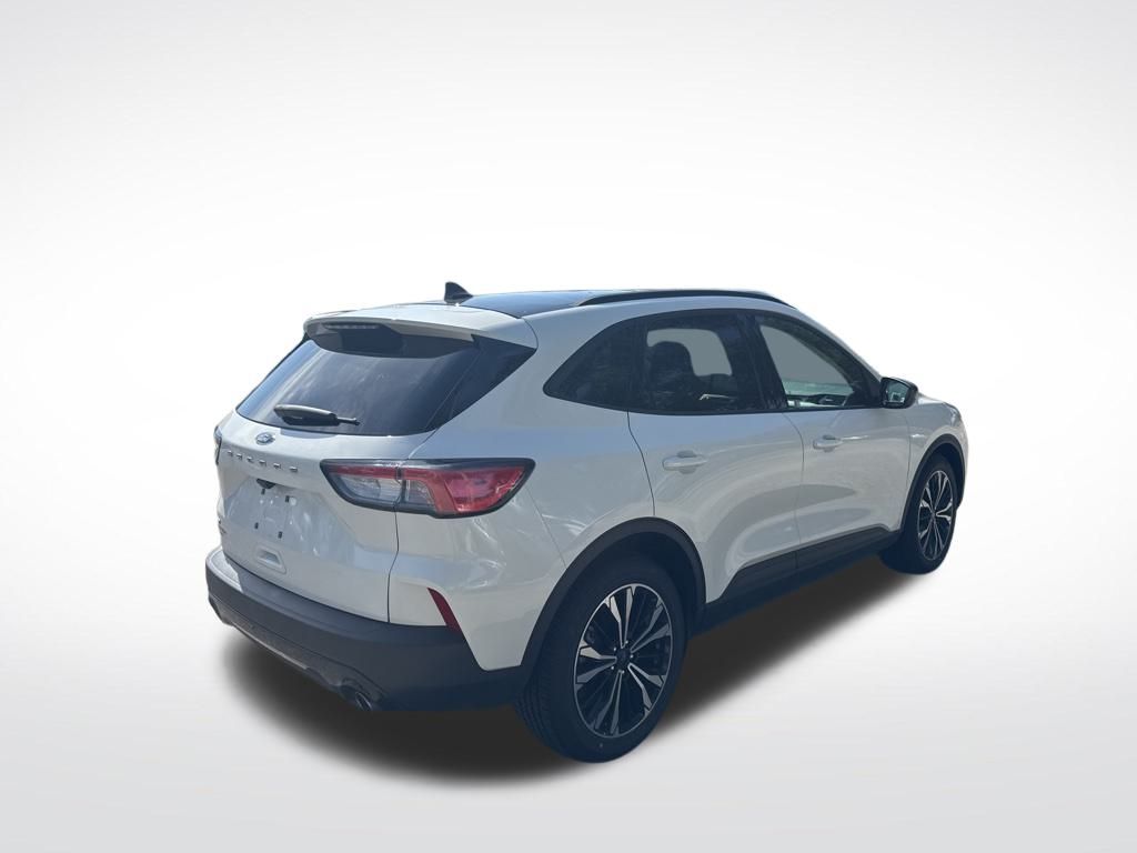 2022 Ford Escape SE photo 4