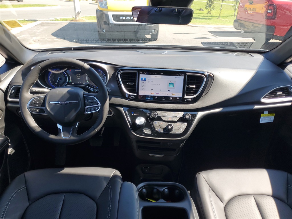2026 Chrysler Voyager LX photo 20