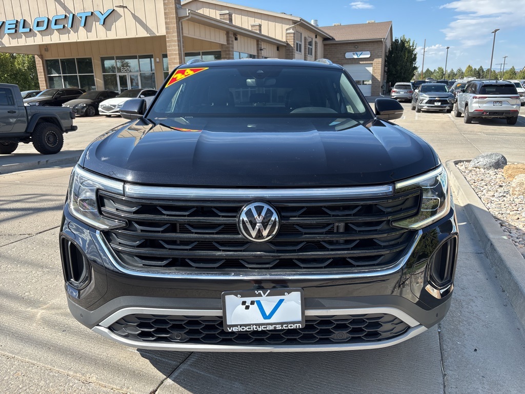 2024 Volkswagen Atlas Cross Sport SE Technology photo 2