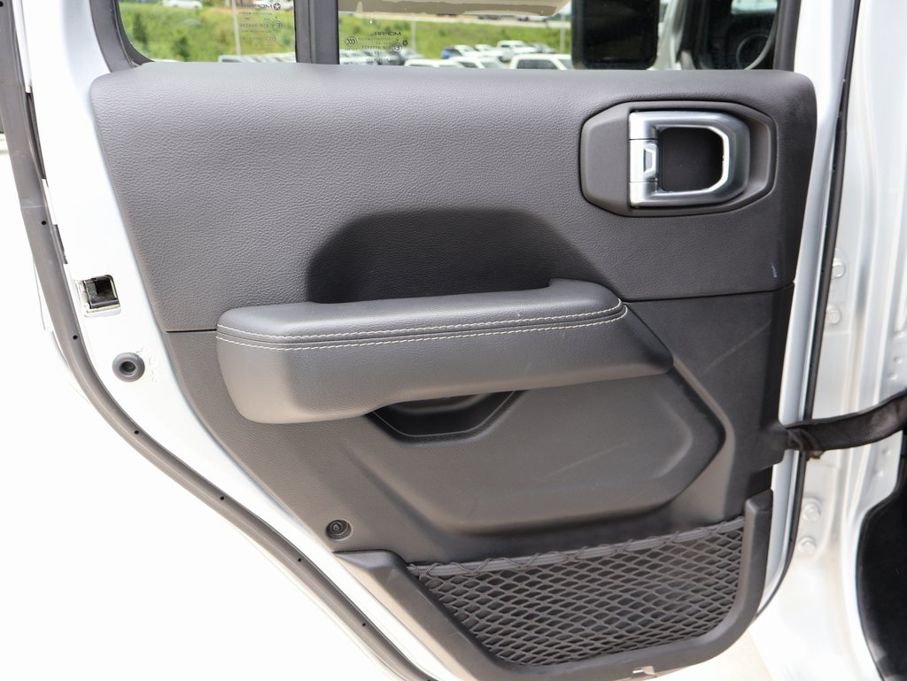 2023 Jeep Wrangler Sahara 4xe photo 15