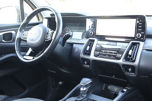 2022 Kia Sorento S photo 30