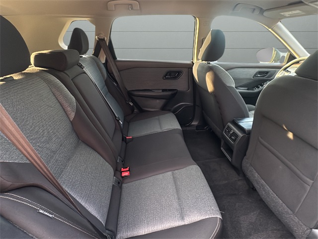 2022 Nissan Rogue S photo 8