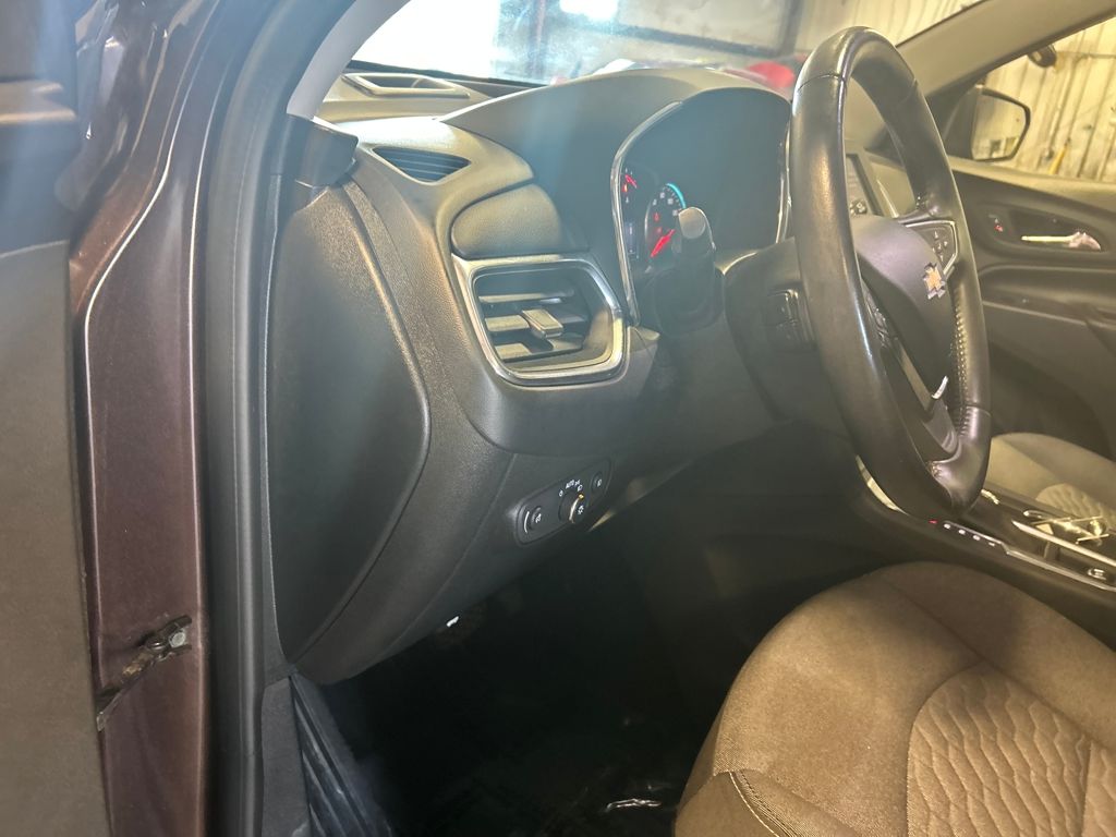 2020 Chevrolet Equinox LT photo 13