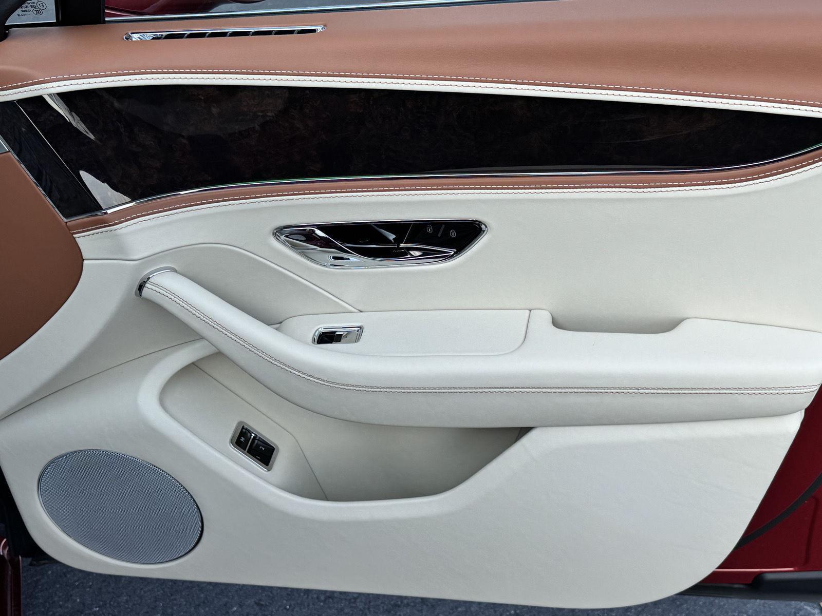 2026 Bentley Flying Spur photo 23