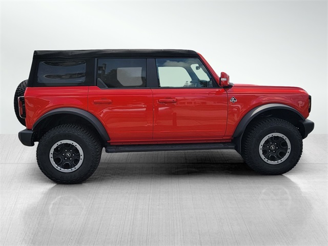 2024 Ford Bronco Outer Banks photo 2