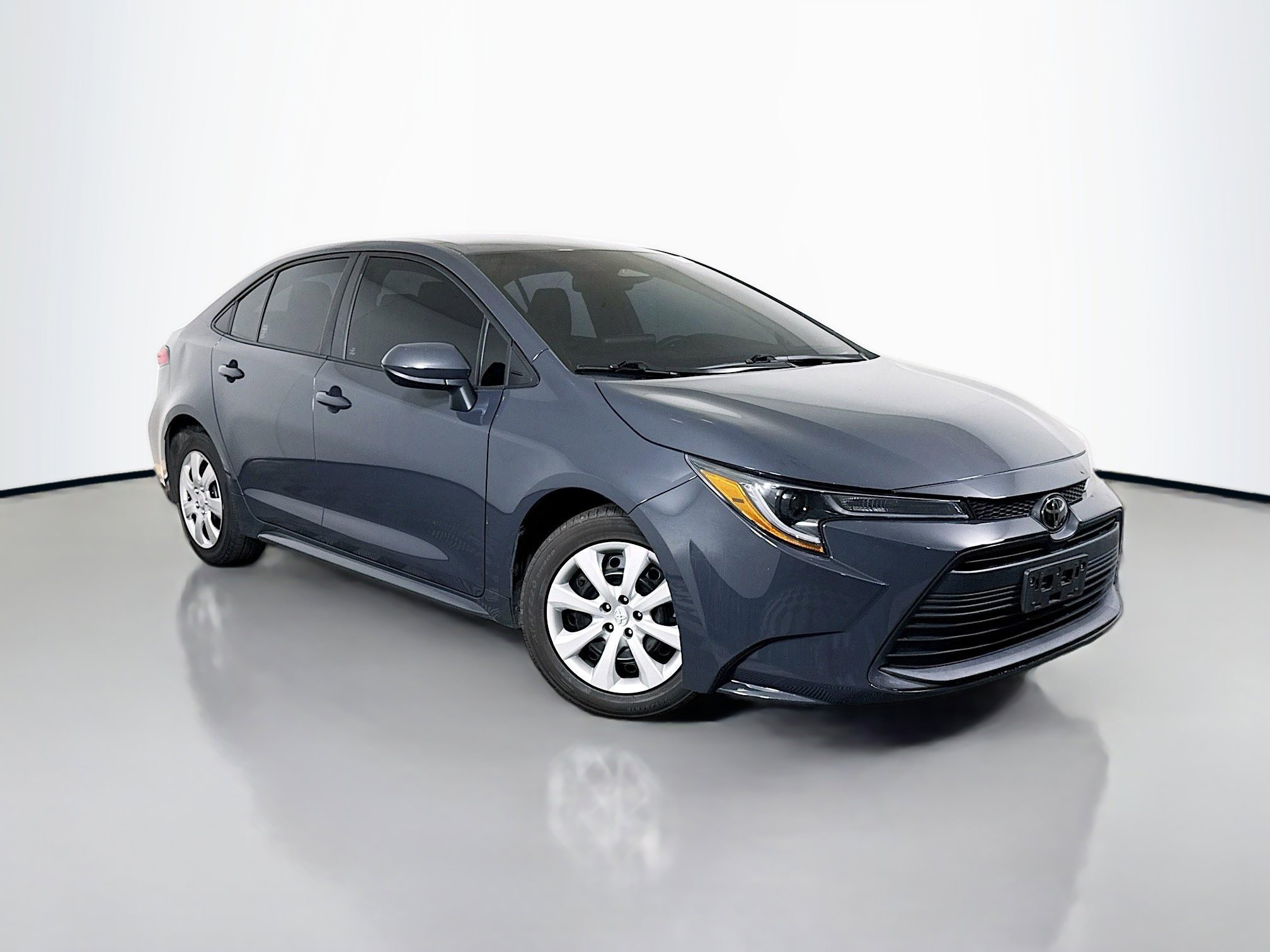 2023 Toyota Corolla LE's photo