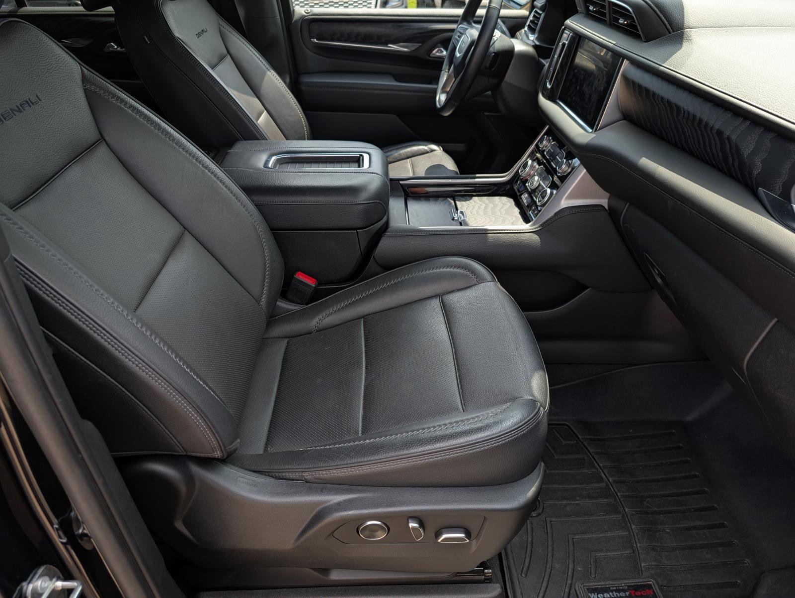 2023 Gmc Yukon Denali photo 3