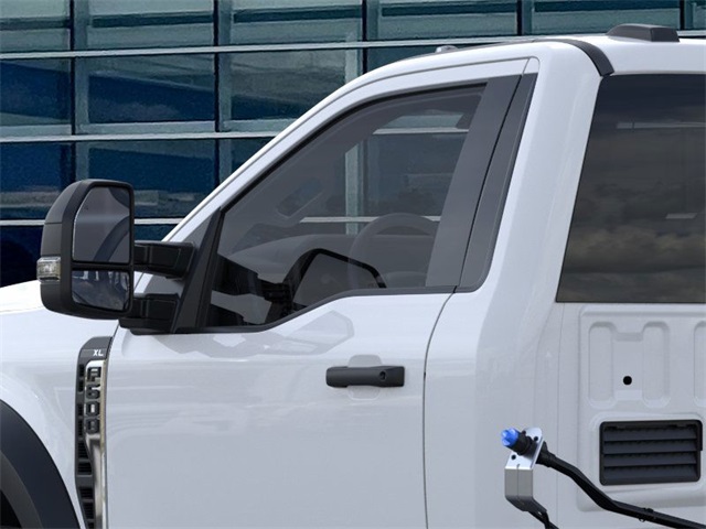 2025 Ford F-600 photo 20