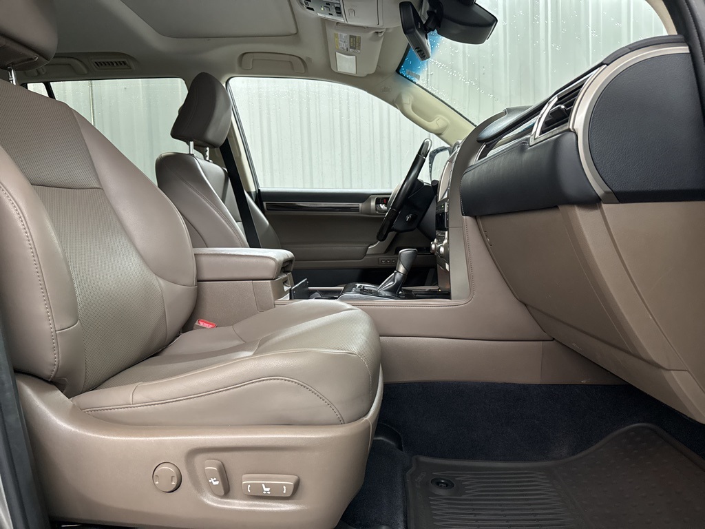 2021 Lexus GX 460 photo 29