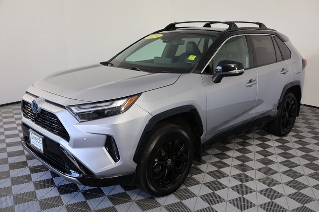 2023 Toyota RAV4 Hybrid XSE photo 2