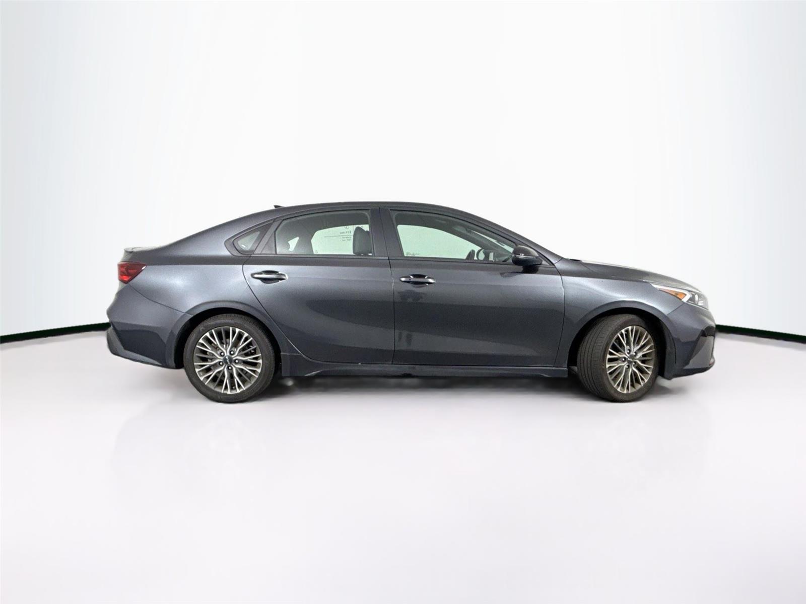 2024 Kia Forte GT-Line photo 3