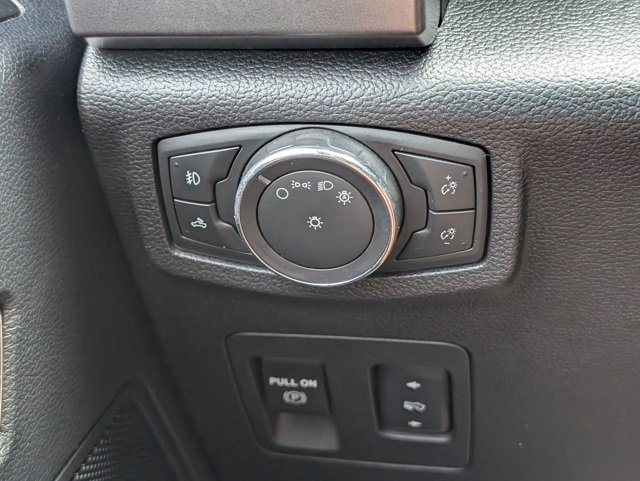 2017 Ford F-150 XLT photo 25