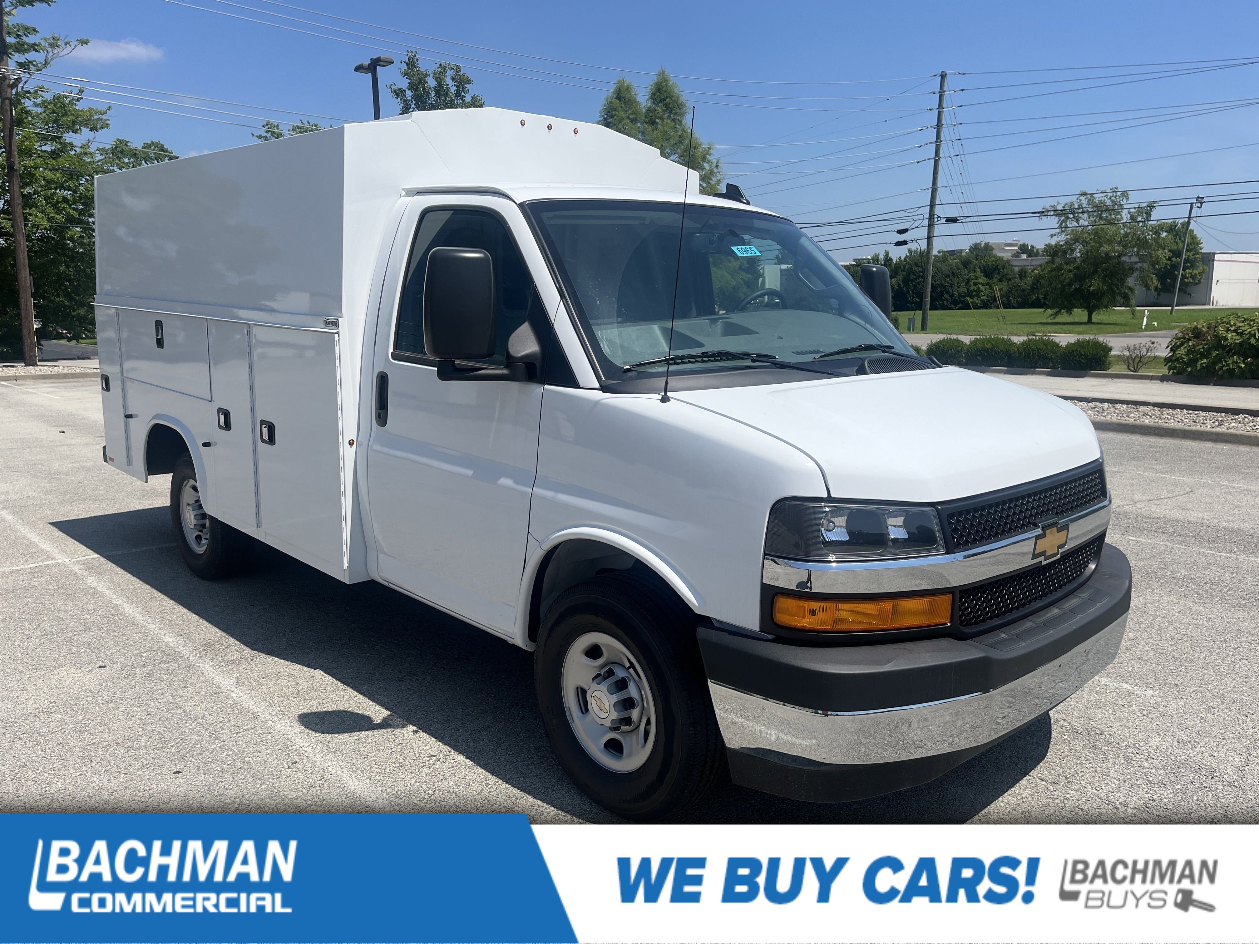 2025 Chevrolet Express Cutaway Base's photo