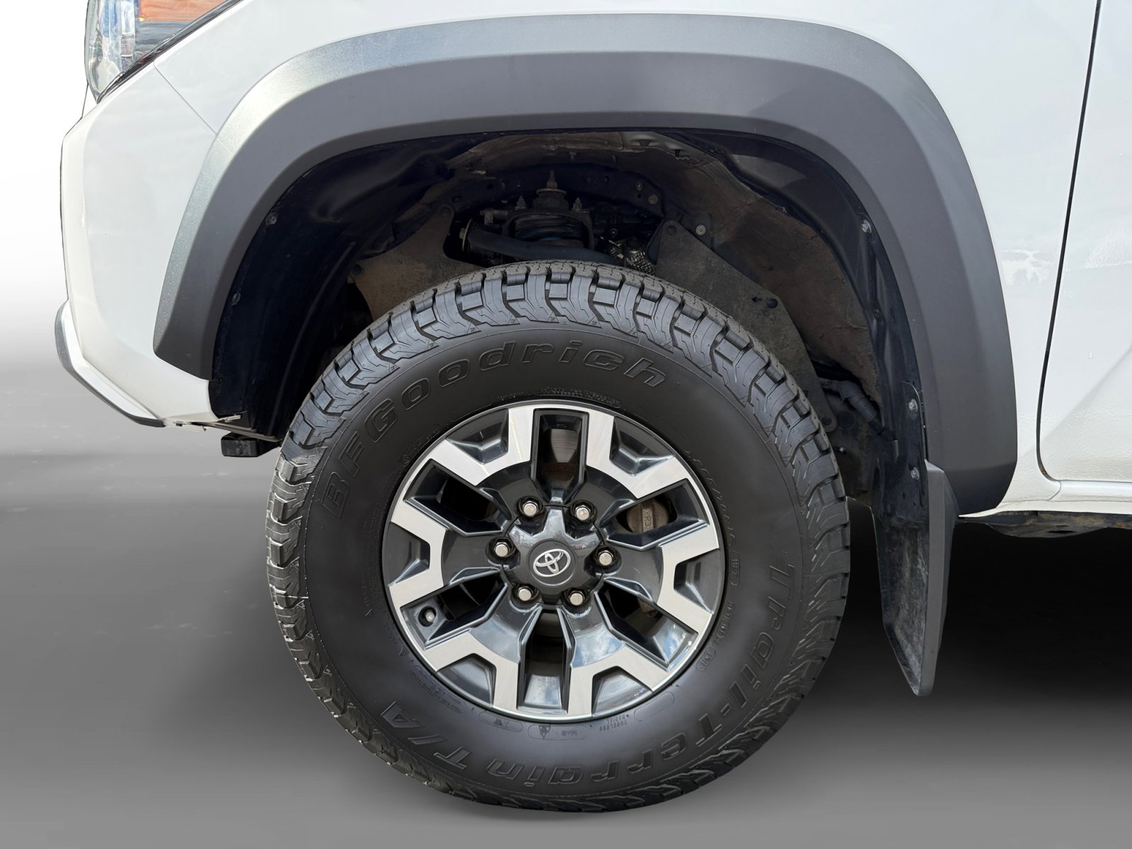 2022 Toyota Tacoma TRD Off-Road photo 9