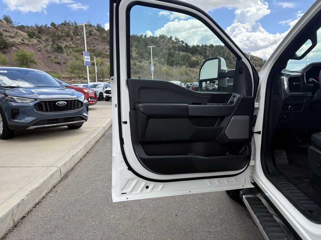 2025 Ford F-150 Lariat photo 11