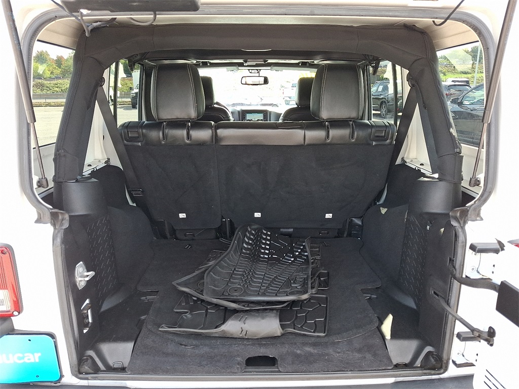 2016 Jeep Wrangler Unlimited Rubicon photo 28