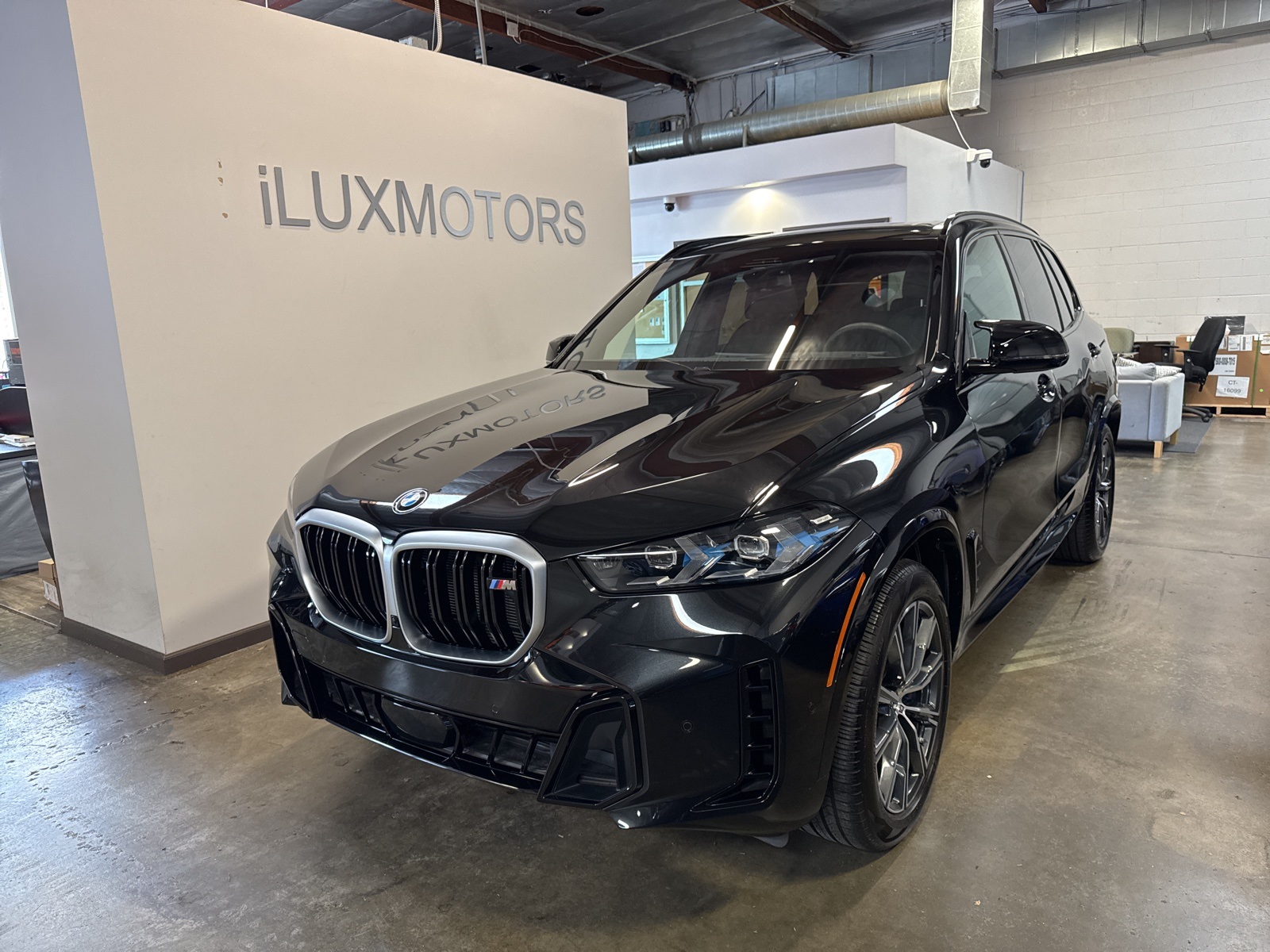 2025 BMW X5 M60i's photo