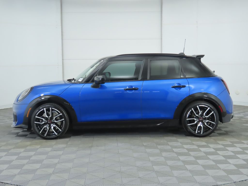 2026 Mini Cooper 4 Door Hardtop S Iconic photo 6
