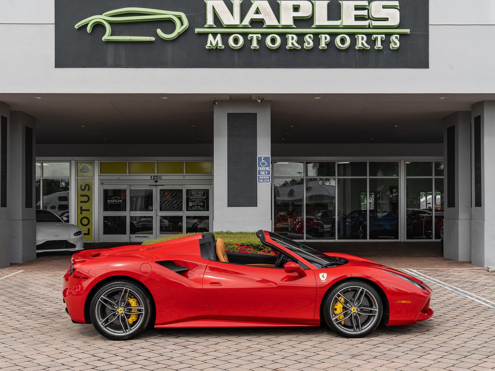 2019 Ferrari 488 Spider photo 34