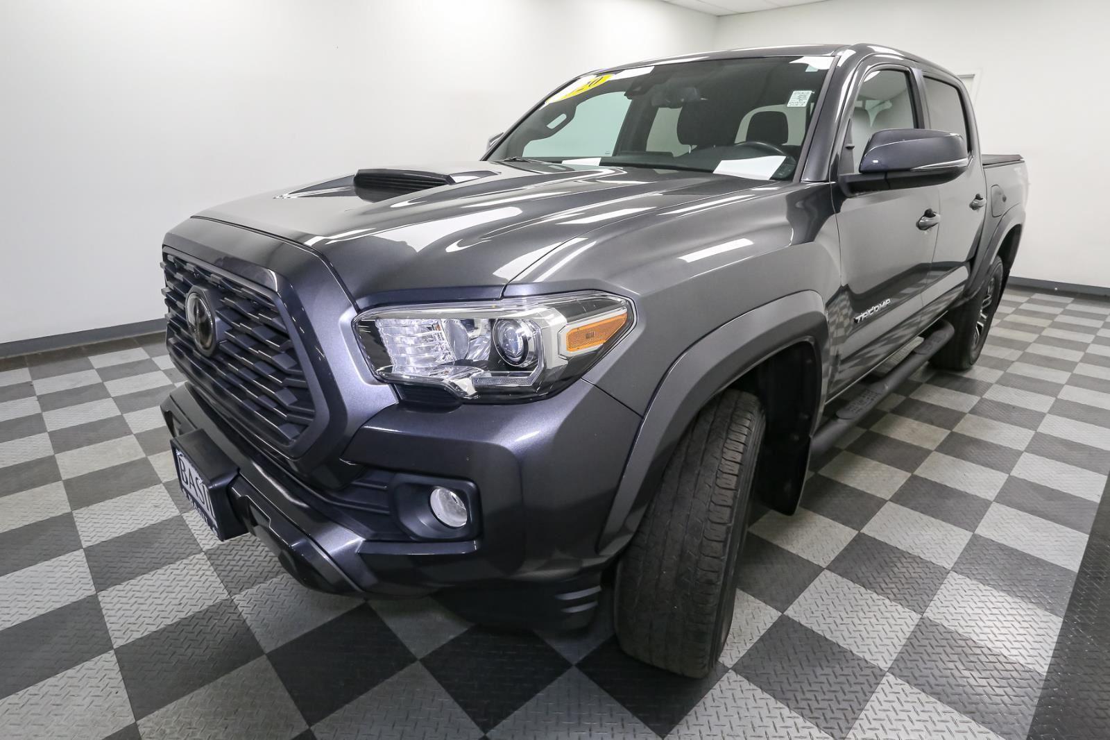 2020 Toyota Tacoma TRD Sport photo 4