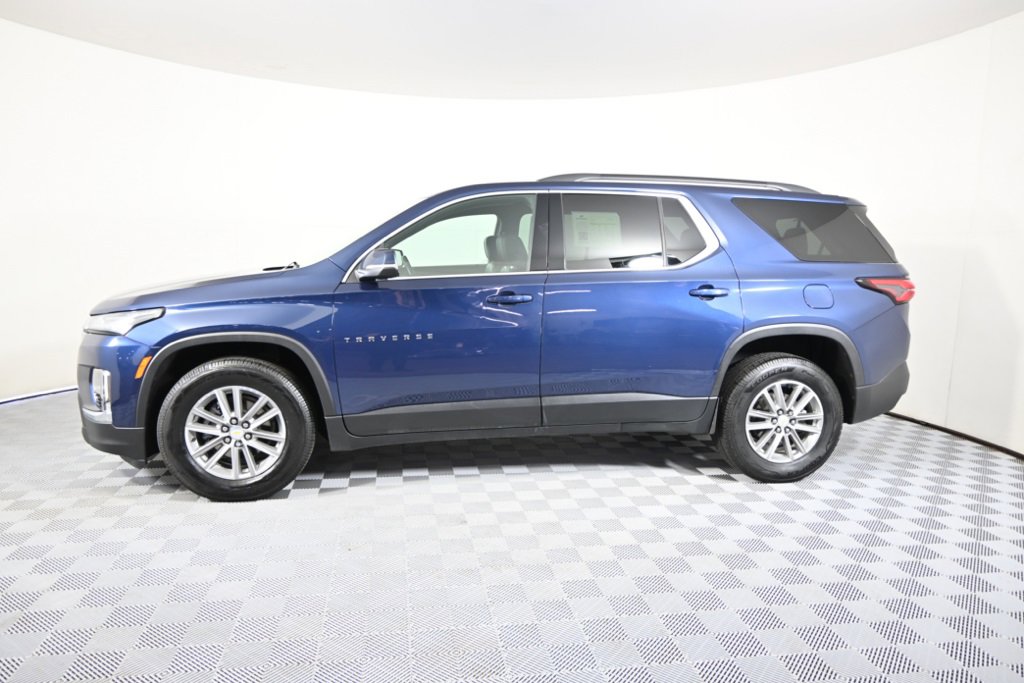 Used 2022 Chevrolet Traverse 3LT with VIN 1GNEVHKW1NJ113004 for sale in Forest Lake, Minnesota