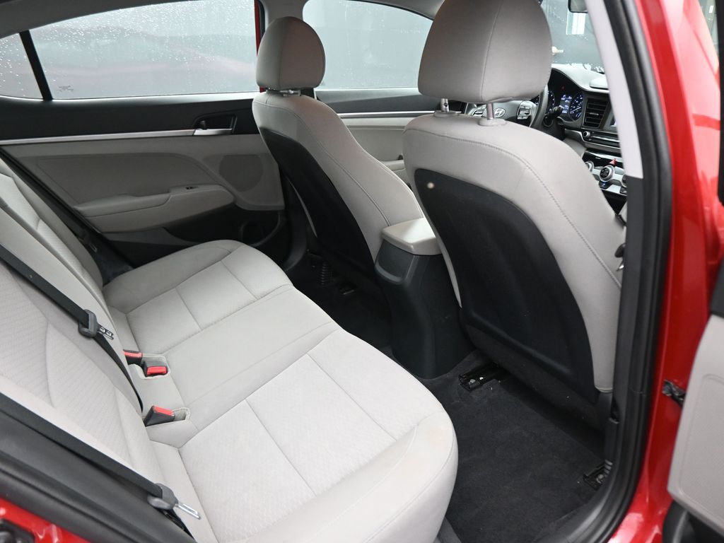 2019 Hyundai Elantra SE photo 41