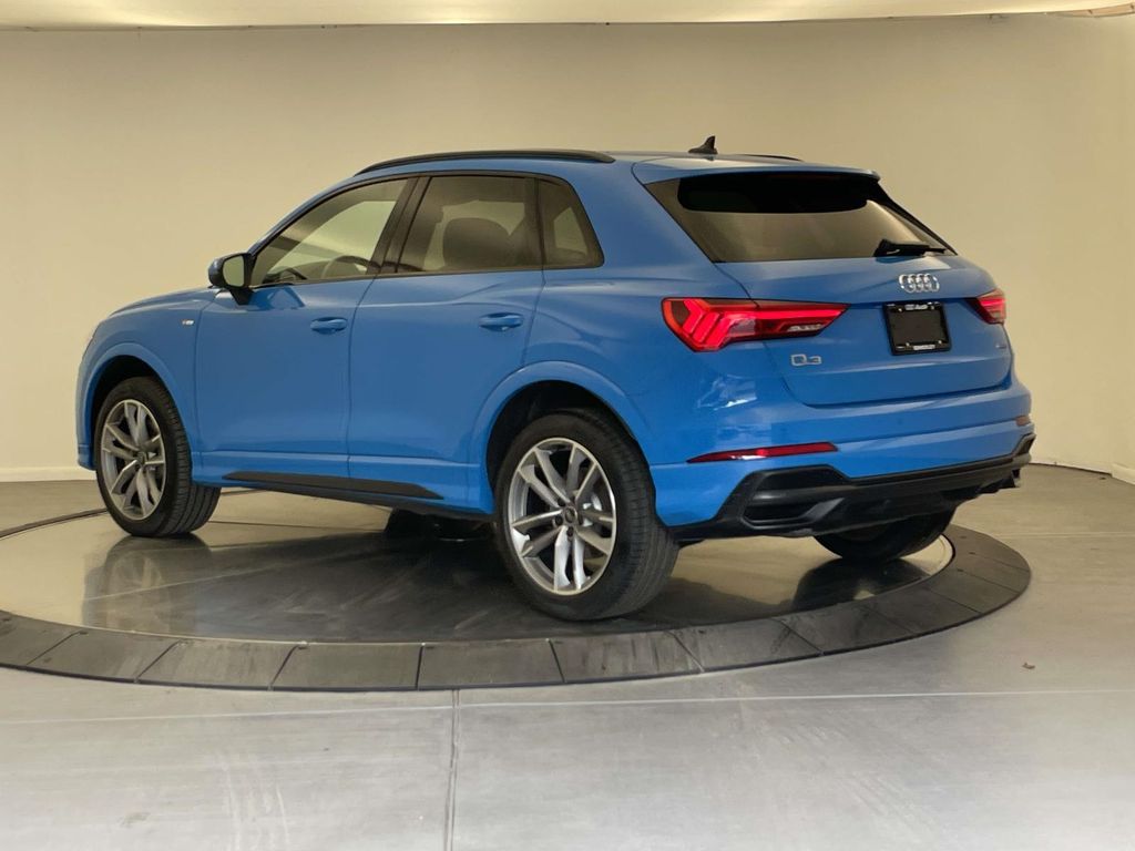 2022 Audi Q3 S line Premium Plus photo 3