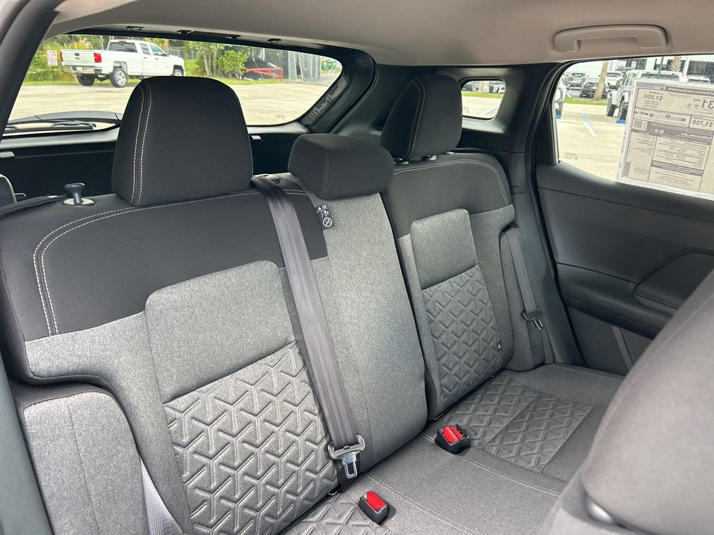 2025 Nissan Kicks SV photo 38