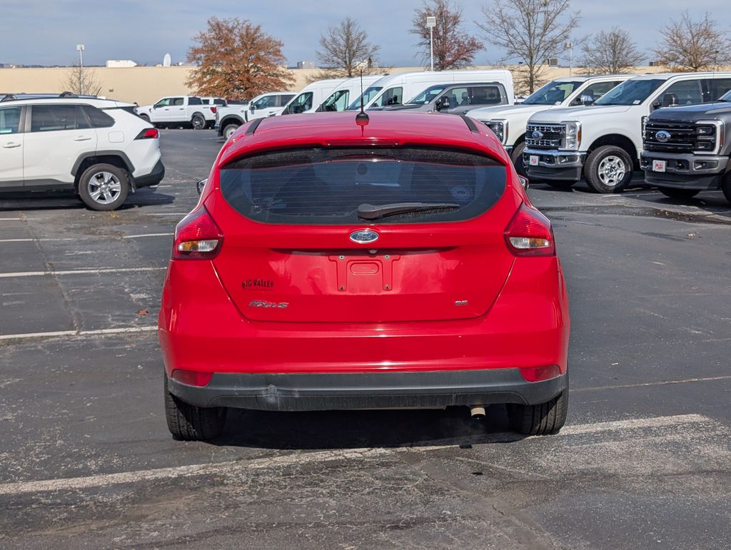 2015 Ford Focus SE photo 4