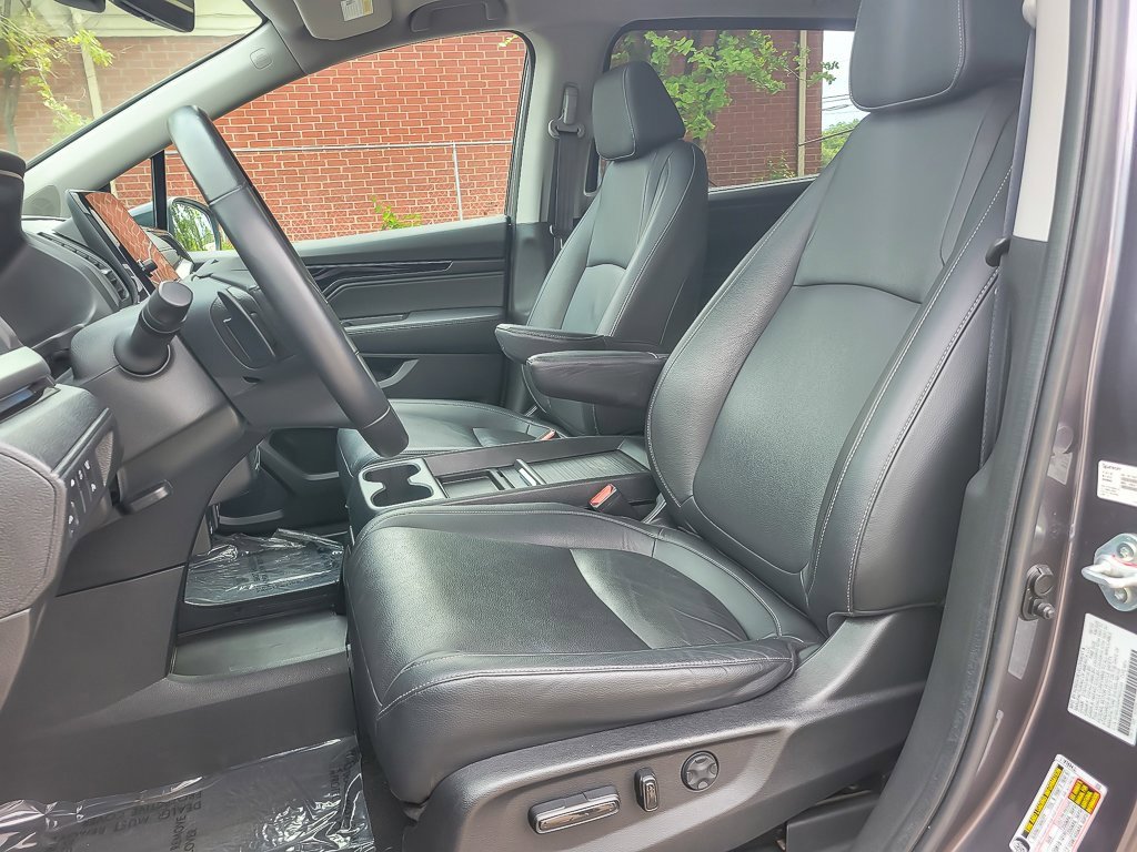 2023 Honda Odyssey Touring photo 3