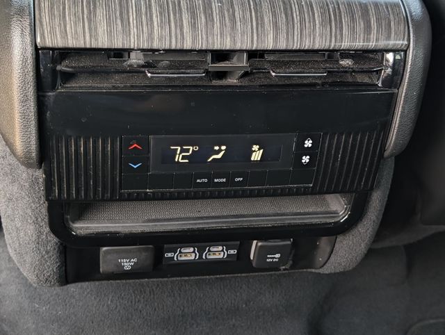 2023 Jeep Wagoneer L Series II photo 25